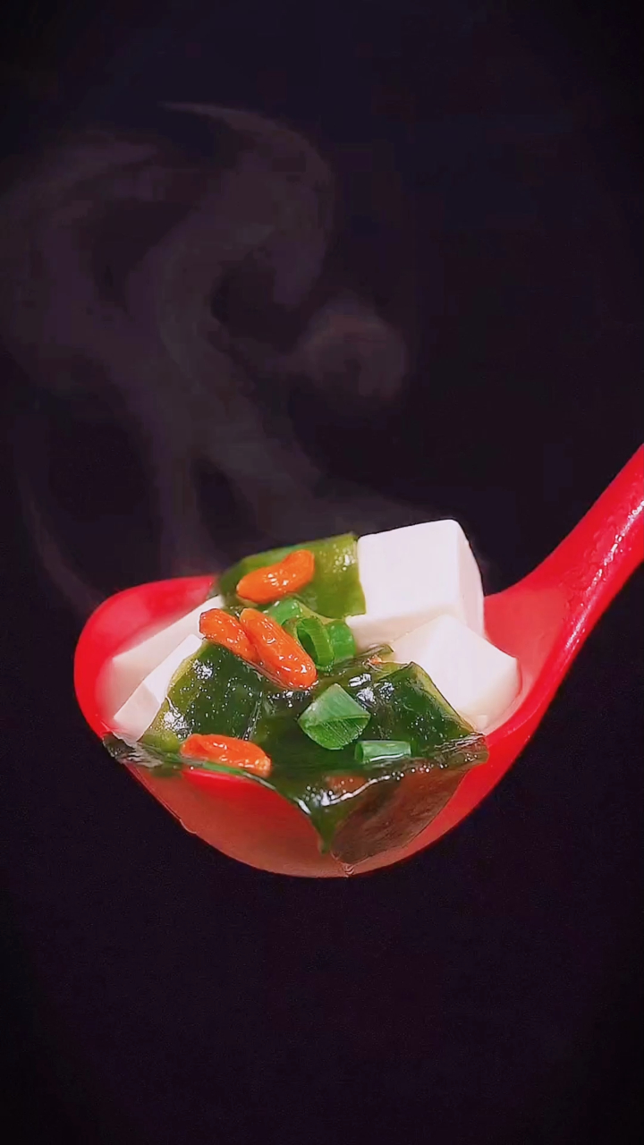 汤鲜味美的小鱼汤做法 家常菜教程