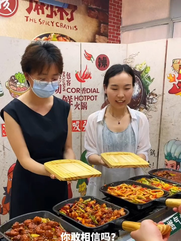 铁板菜,烧烤炉子加个铁板就能做出来二十多个菜品,当地有吗?