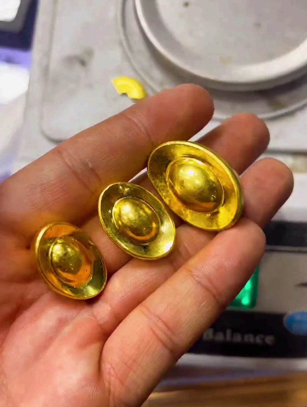 用金元宝加工一个男款黄金手链儿