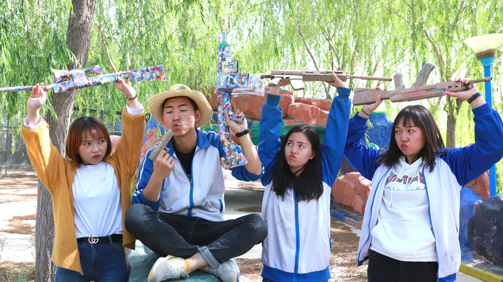 真人和平精英游戏，大圣自制一把M249大菠萝，成功制霸地图