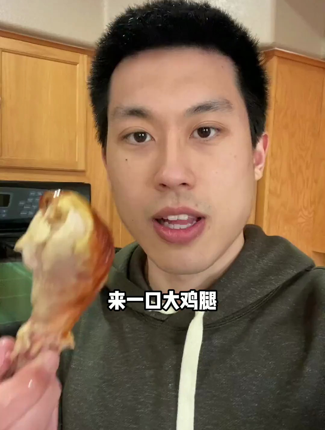 美国Costco五刀一只的烤鸡到底啥样!