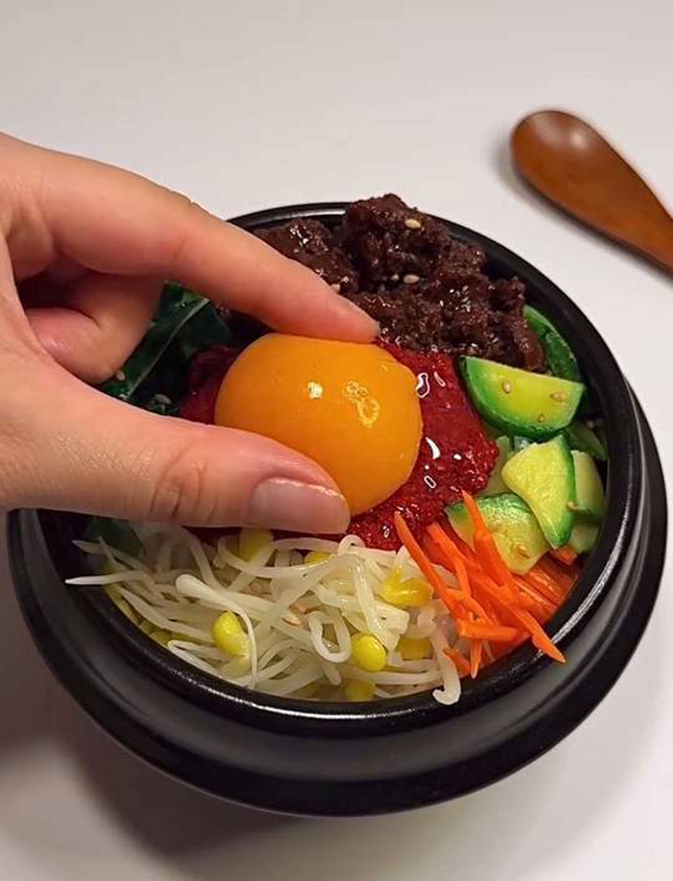 手捏烤牛肉,韩式拌饭新风味