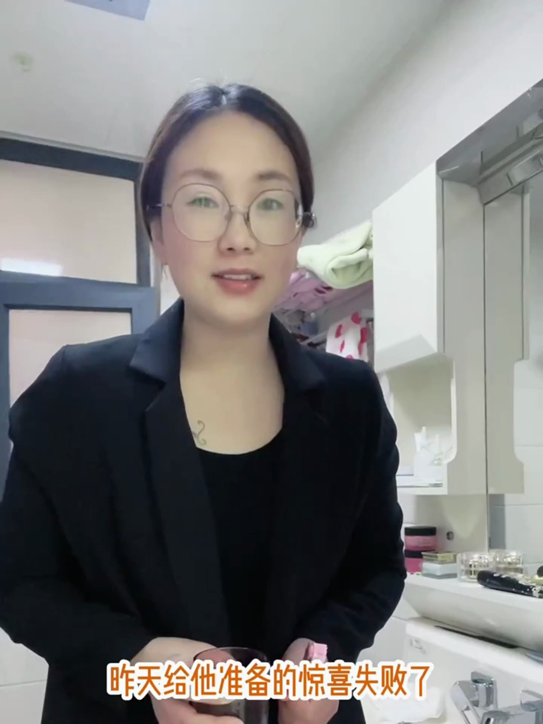 亲自给女儿做一个艾莎蛋糕!