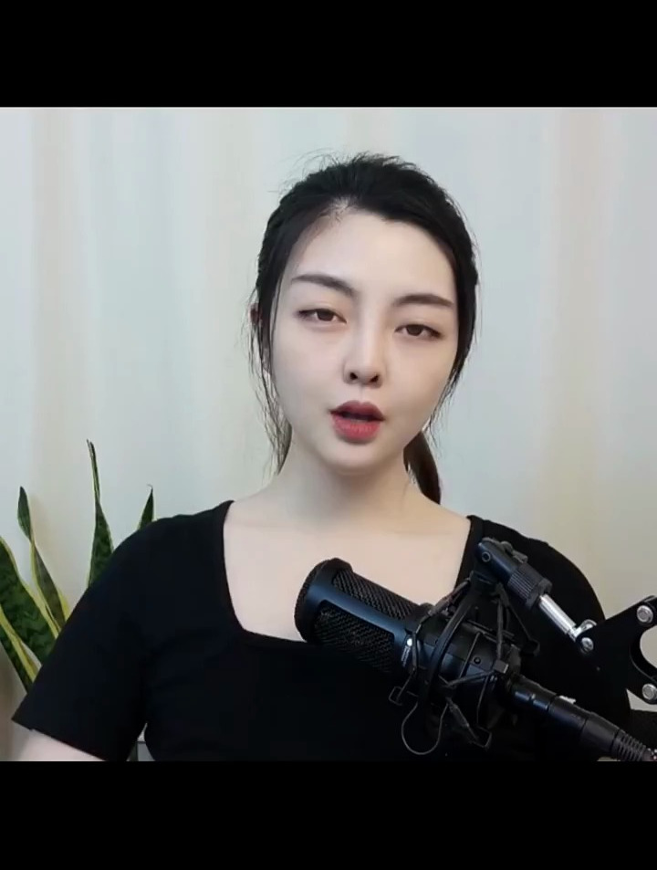 用两块钱的广告词配出上千元的感觉