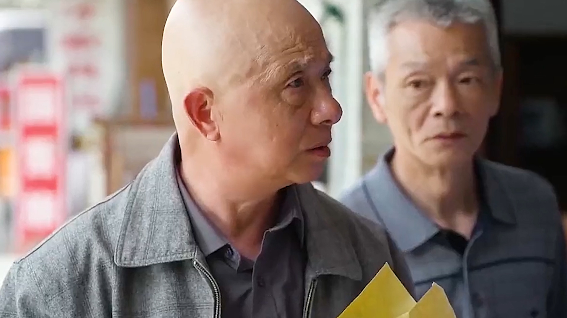 老人吃出生煎包的味道不对,却没一个人相信,这下可出大事了