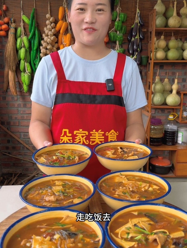 朵朵今天做的河南美食连汤肉片,鲜香滑嫩,太好吃了