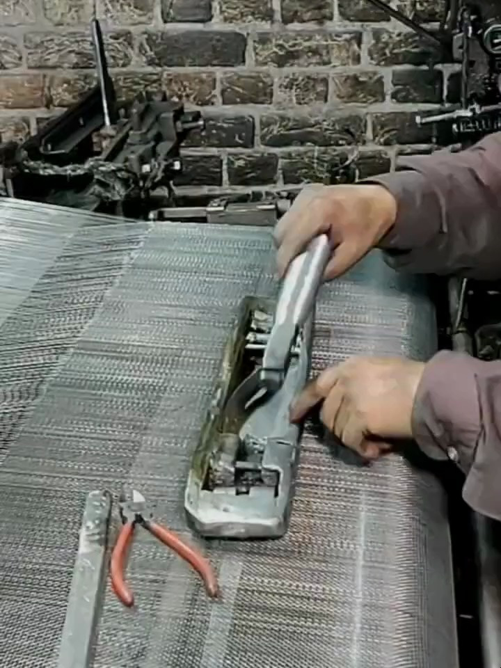 这织布机就没有织不了的钢丝