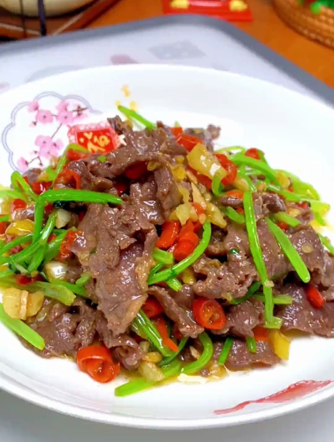 每次不想吃饭我就会做这道下饭菜,湘味小炒黄牛肉 鲜香嫩滑