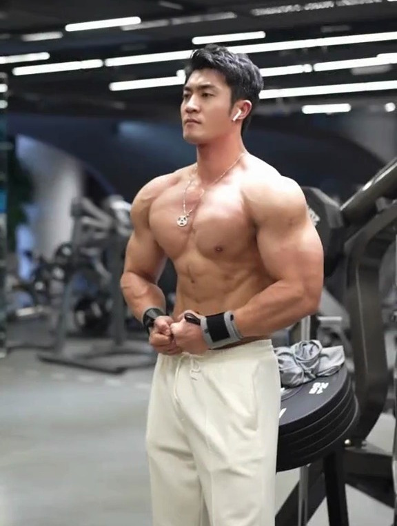 中国肌肉男,帅 健身 肌肉