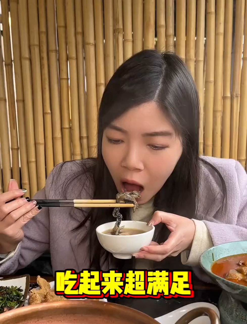 元旦佳节,带上家人来花与菌品尝菌汤锅,温暖你的身心!