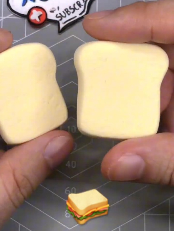 一起来用橡皮泥做个吐司三明治吧!