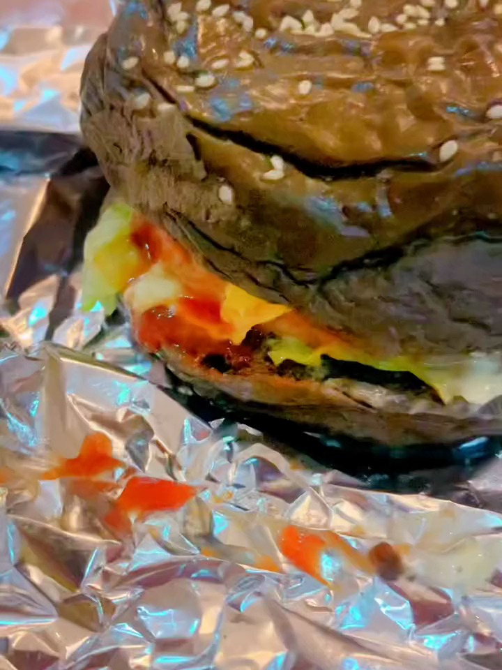 七个堡炙烤牛肉汉堡 黑金牛肉汉堡单人套餐超级划算