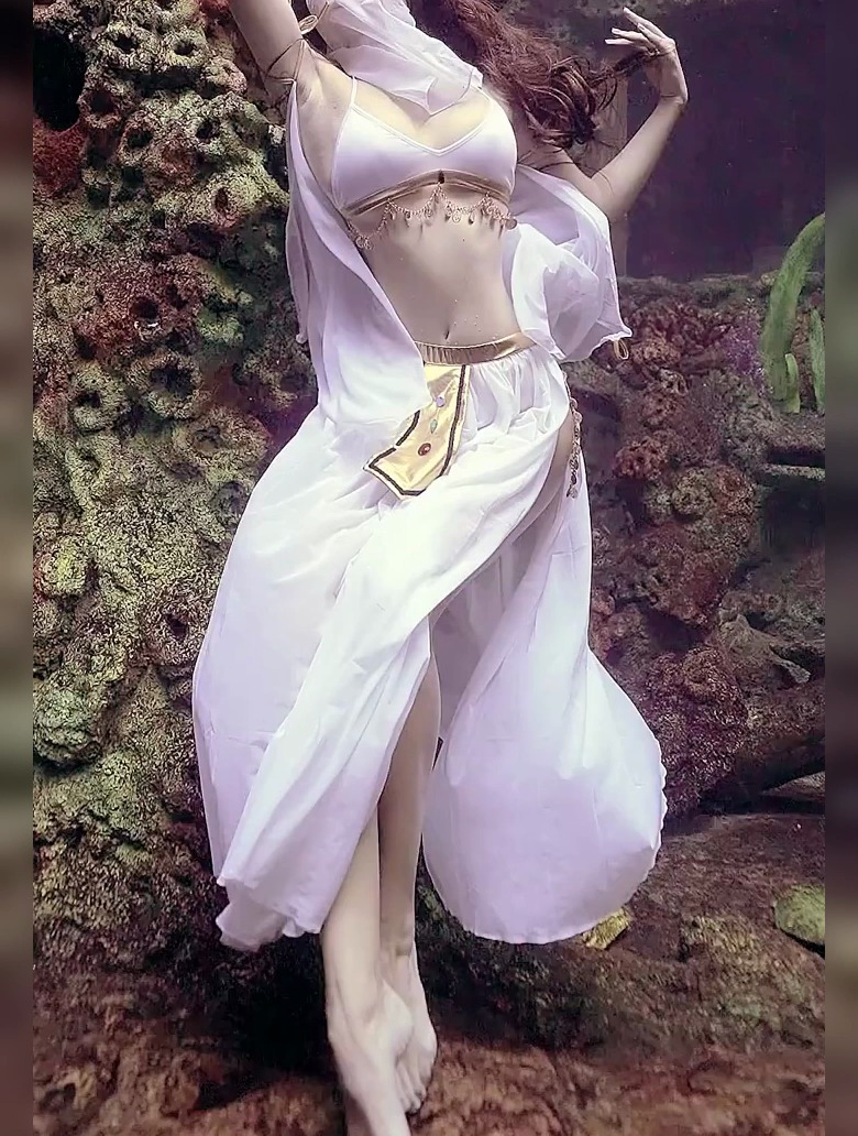 怎么会有这么可爱的人鱼?小姐姐简直就是我的理想型!