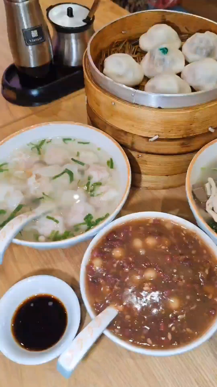 南京人的春天,都藏在这笼9.9的菊叶汤包里!