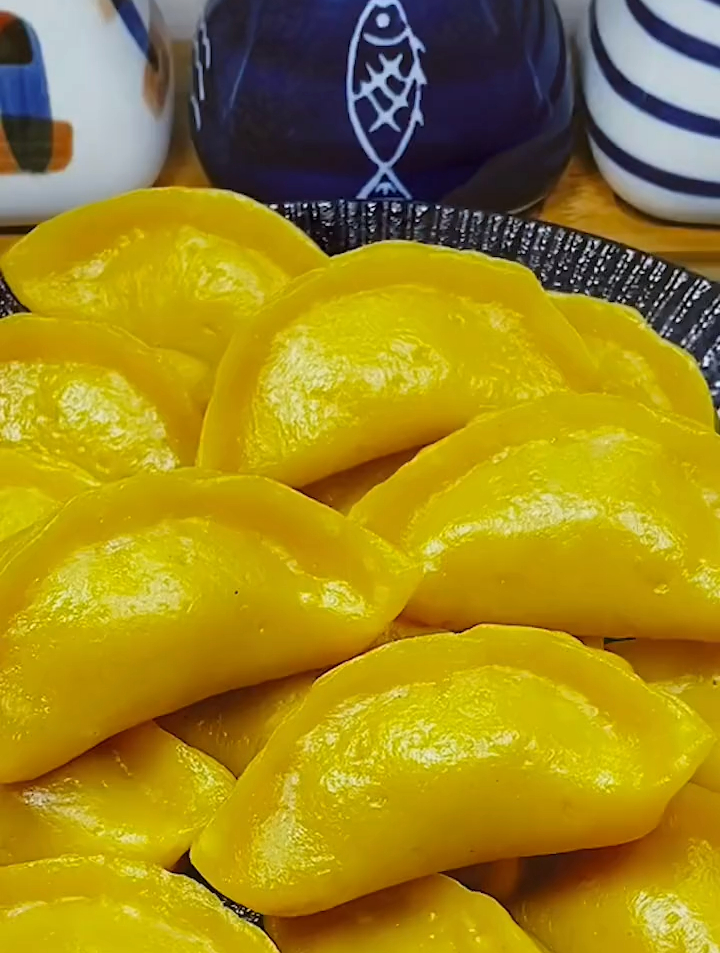 玉米面包饺子真好吃啊