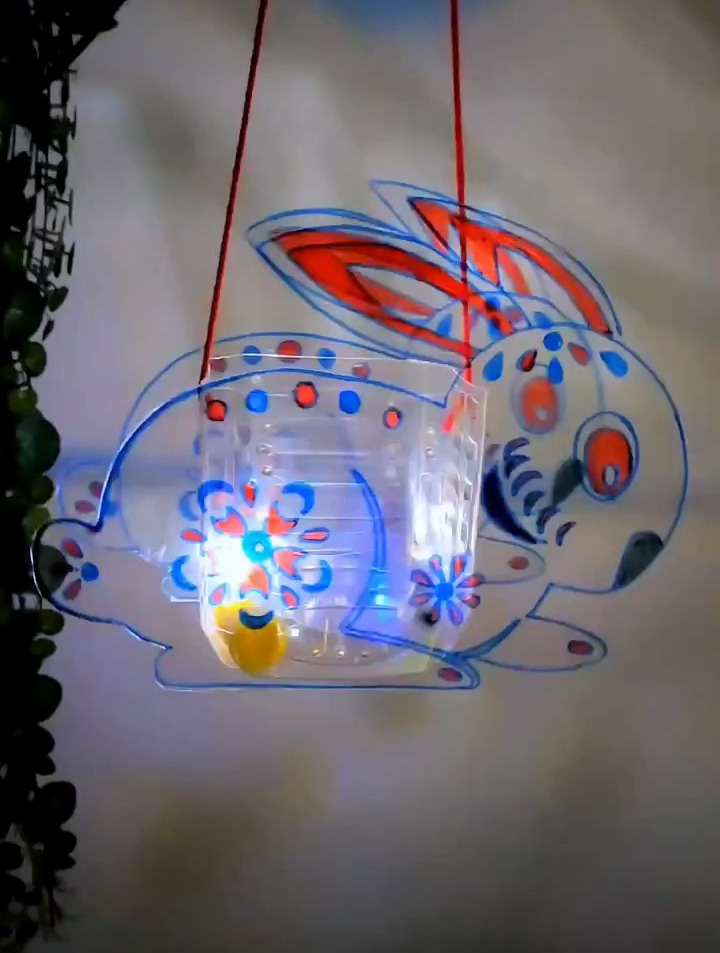 蛋糕盒的透明板不要扔,做个兔子花灯太美了!变废为宝