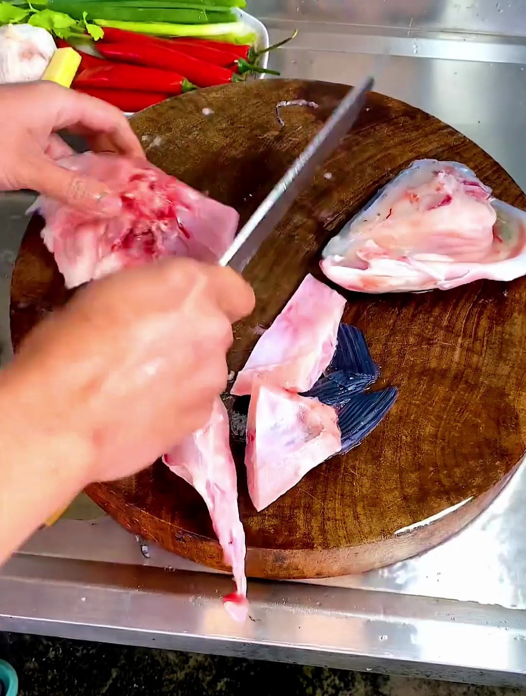 鱼头这样做,真的太香了,三大碗白饭没问题,隔壁老王馋哭了