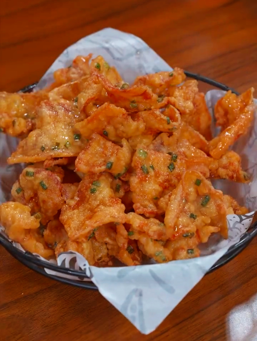 五花肉的这种做法太香了,金黄酥脆,上桌后大人小孩都抢着吃!