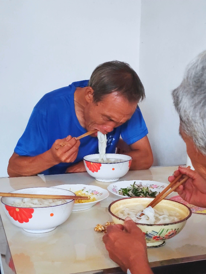 炒土豆丝加面条吃