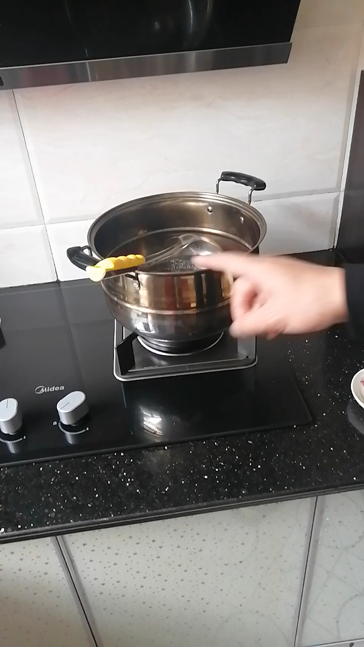 陕西凉皮的做法面皮米皮调料大料水的做法