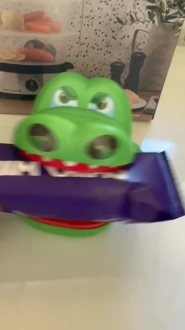 玩具试玩:鳄鱼嘴里有什么?