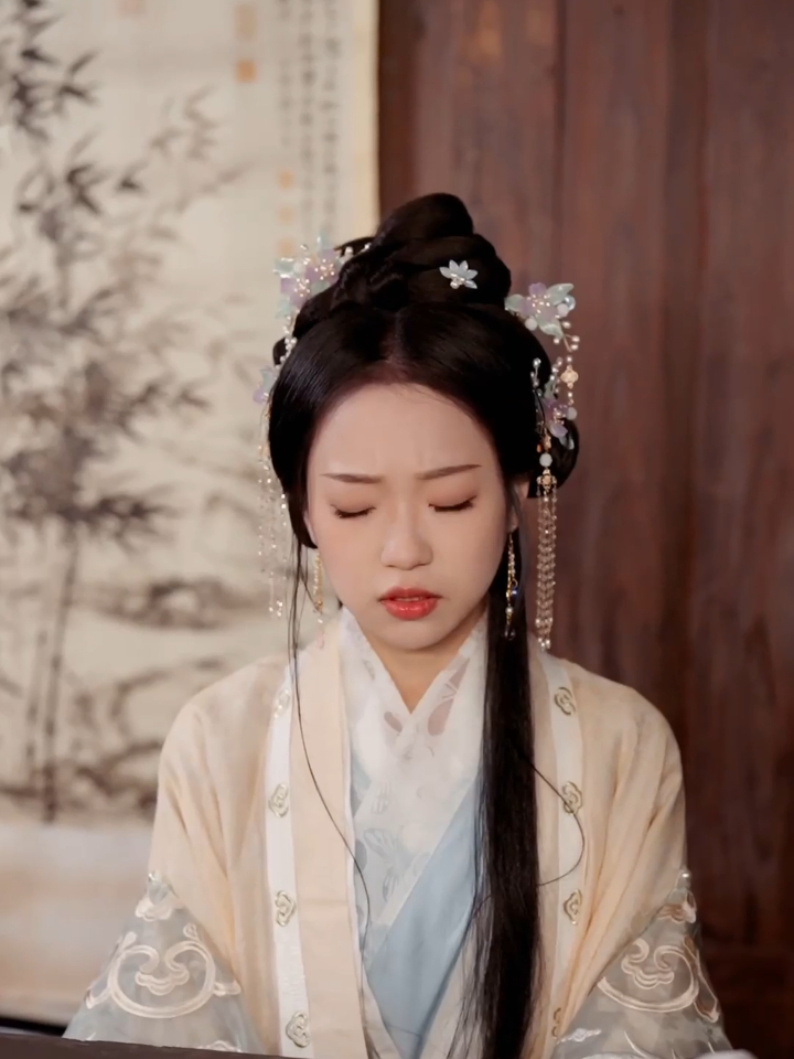 【12】灾荒年间,百姓只能靠着一口薄粥活命