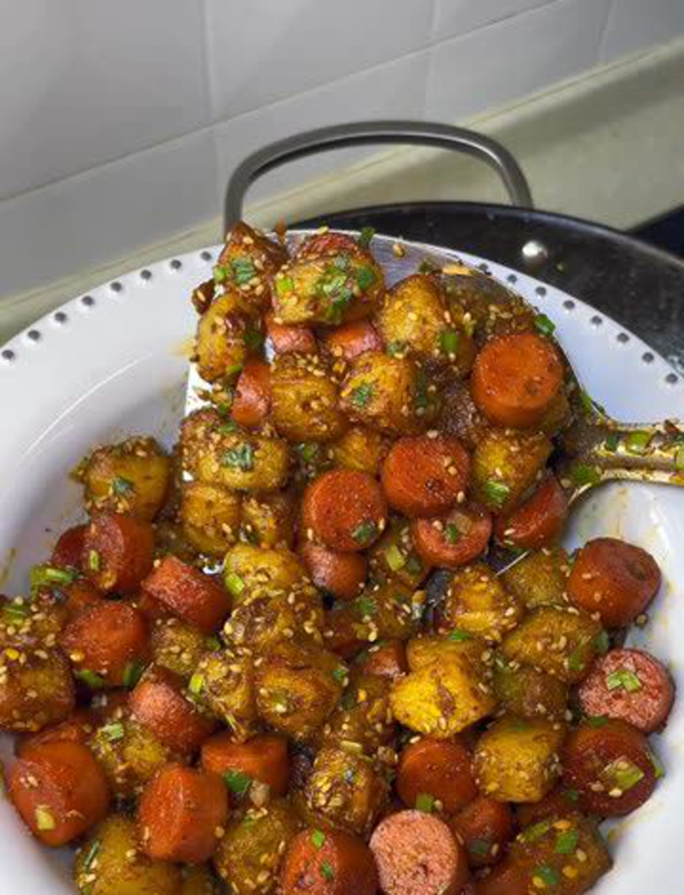 香喷喷的孜然土豆炒火腿肠,超下饭