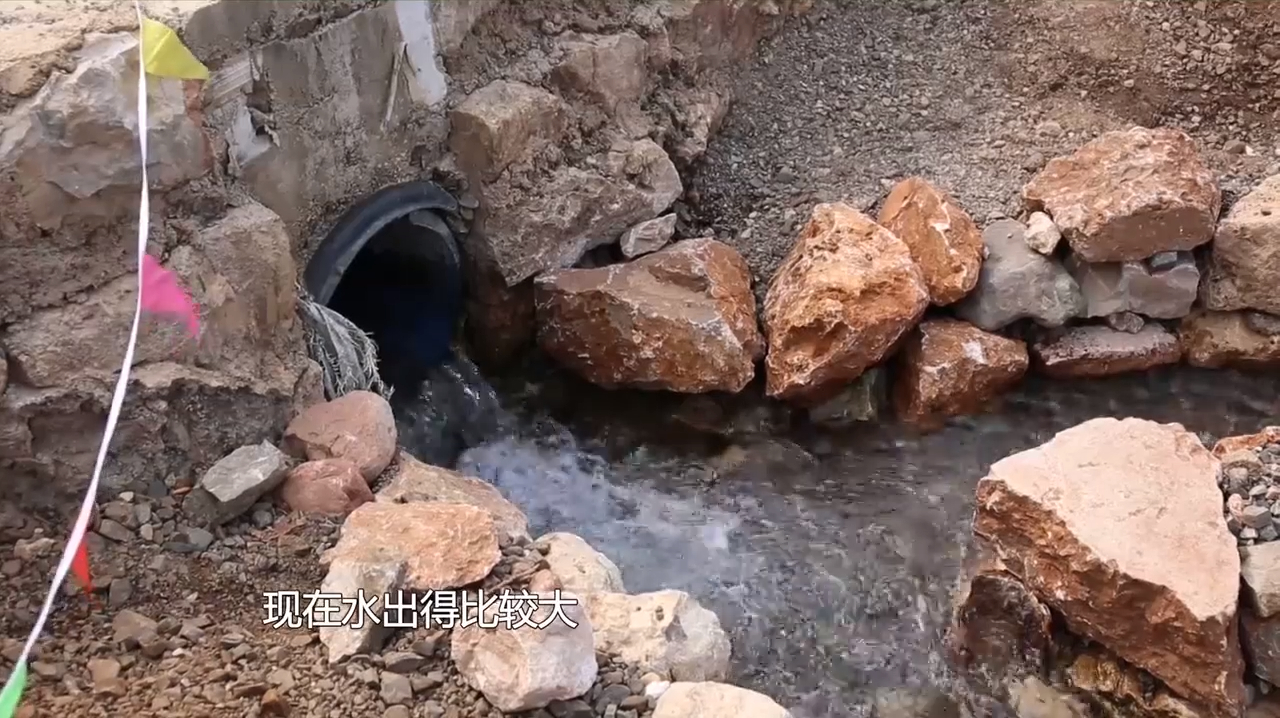 特殊的水车捕抗浪鱼,一边捕捞一边培育,确保稀有鱼种不被灭绝
