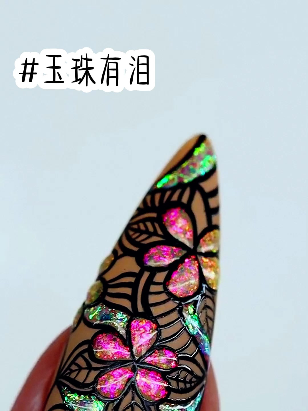 前男友和我分手的时候。煞有介事地说他的真实身份是一条美人鱼