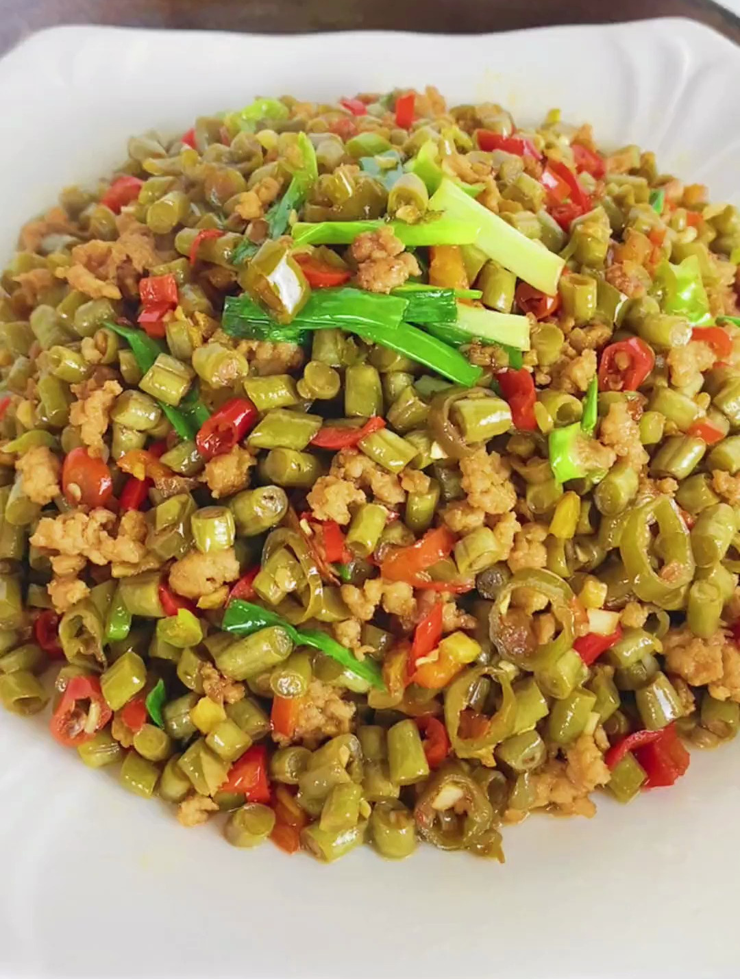 给大家分享一个超级好吃的下饭菜酸豆角炒肉末