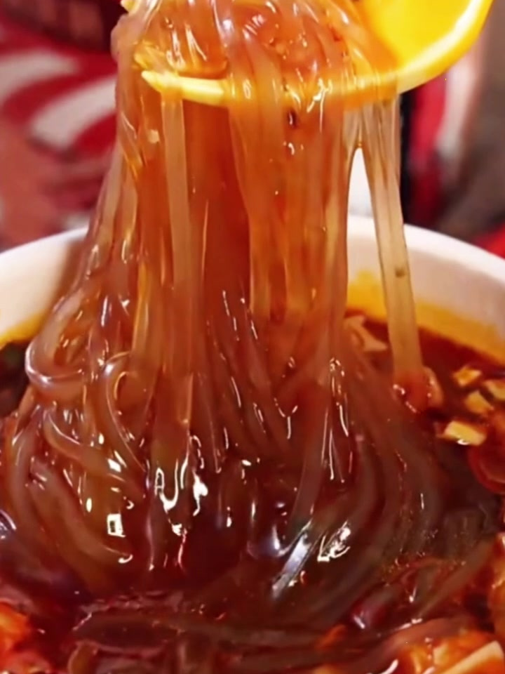 食族人酸辣粉,好吃到停不下来!超市里5款“宝藏零食”之一