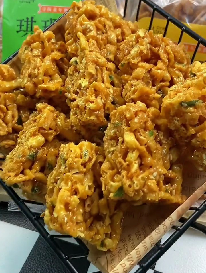 8090后都吃过吗?这种老式沙琪玛!酥酥脆脆的好好吃!