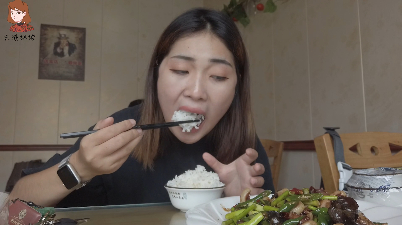 小荷嘴馋下馆子吃八爪鱼,分量大味道又好,小荷吃的嘴都合不拢