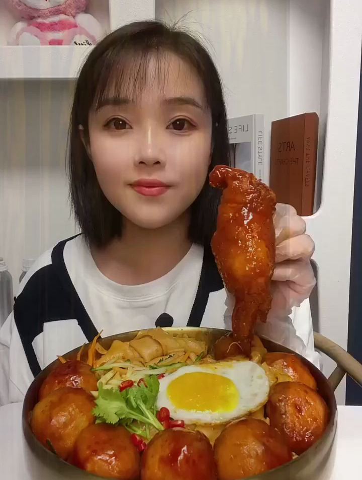 鸡翅包饭～麻酱面皮～红烧鱼丸