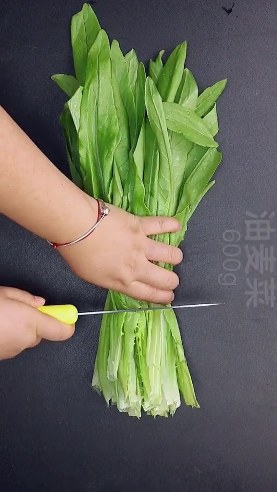 豆豉鲮鱼油麦菜,明天做起来吧!