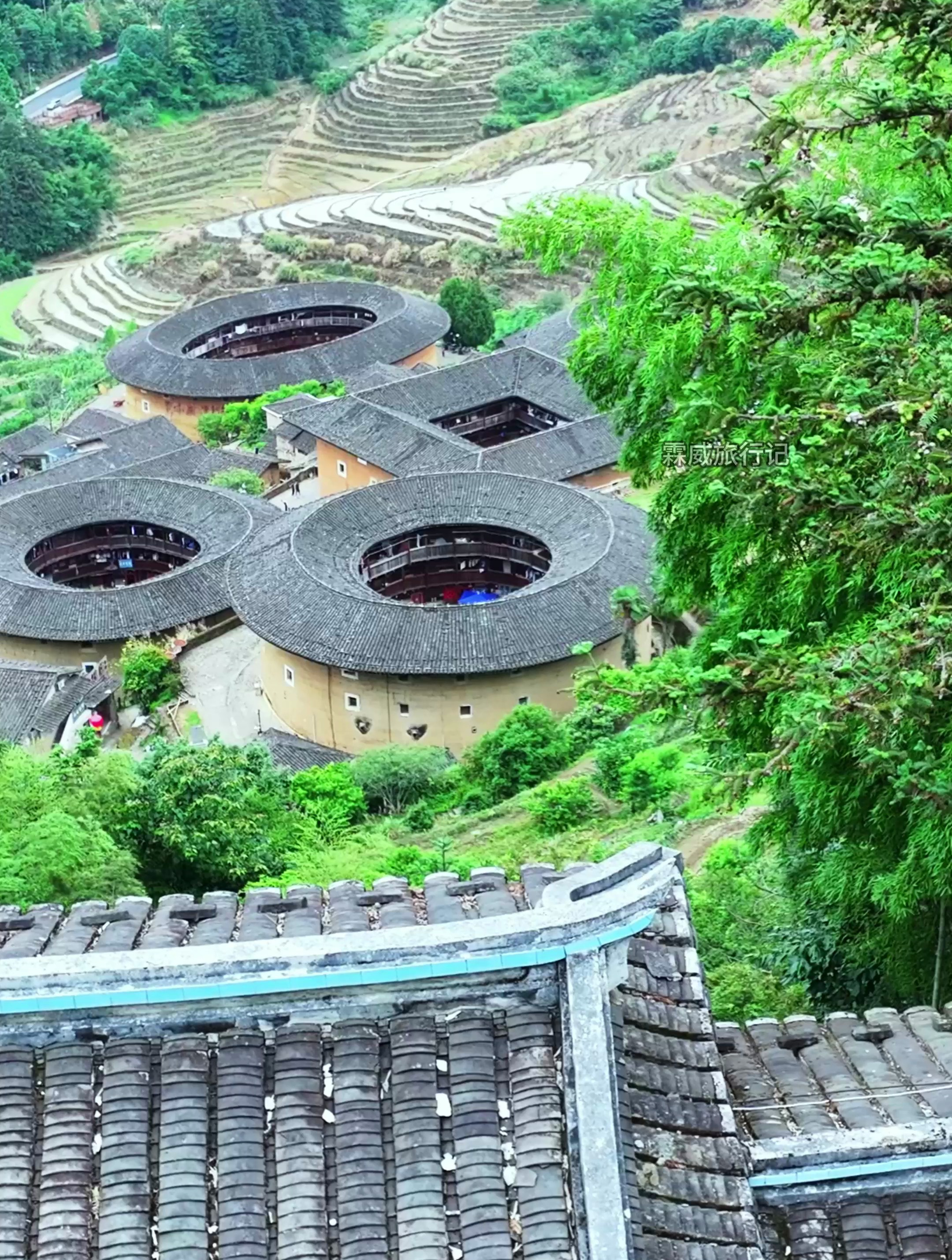 中国最早的小区,位于福建南靖土楼,也是电影大鱼海棠的取景地
