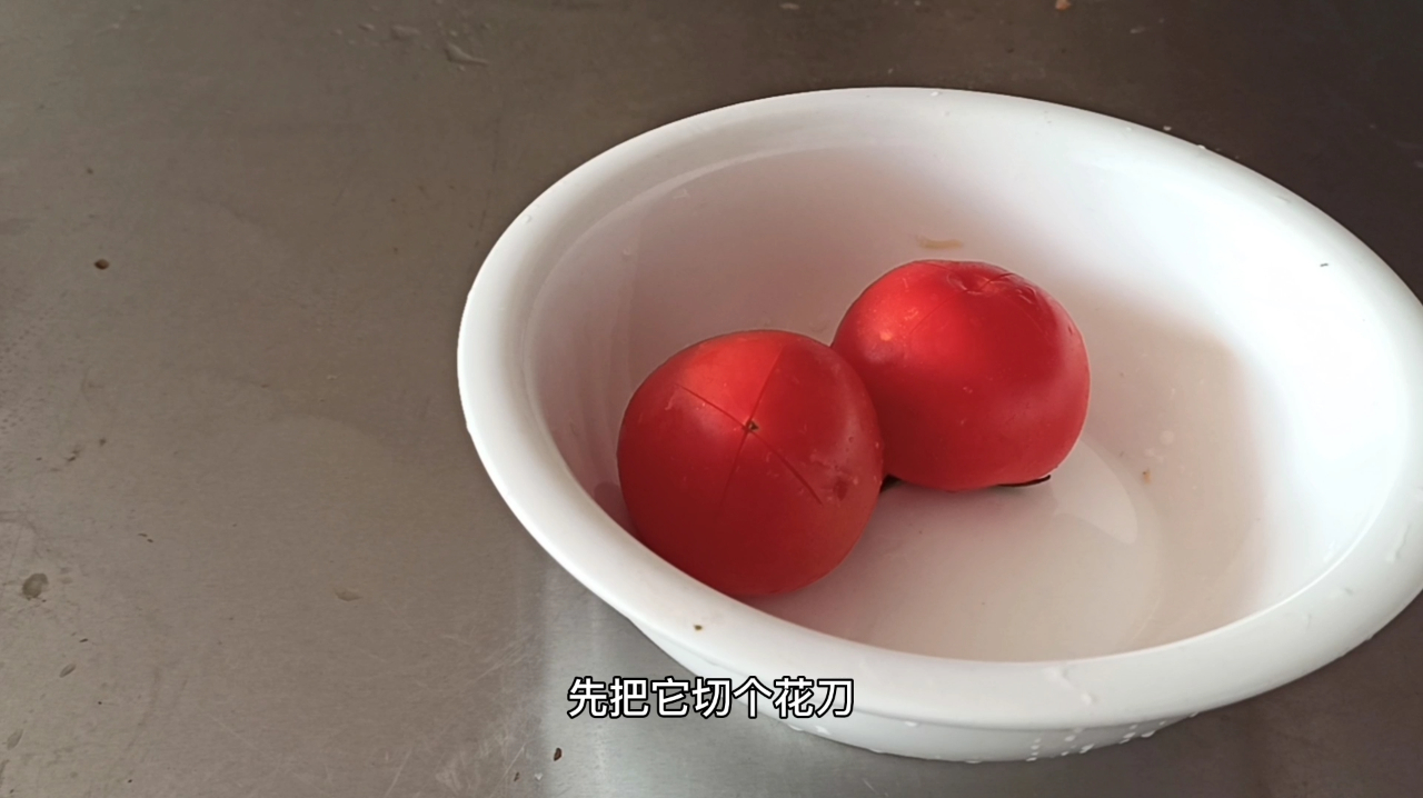 大厨做番茄炒鸡蛋,酸甜开胃营养丰富鲜嫩多汁,特别适合老人小孩
