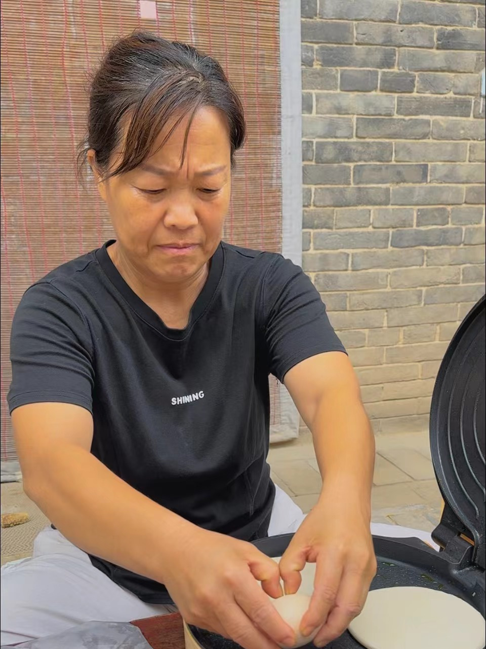 一个人在家简单做个 老潼关千层饼,省时省力还好吃的 家乡美食