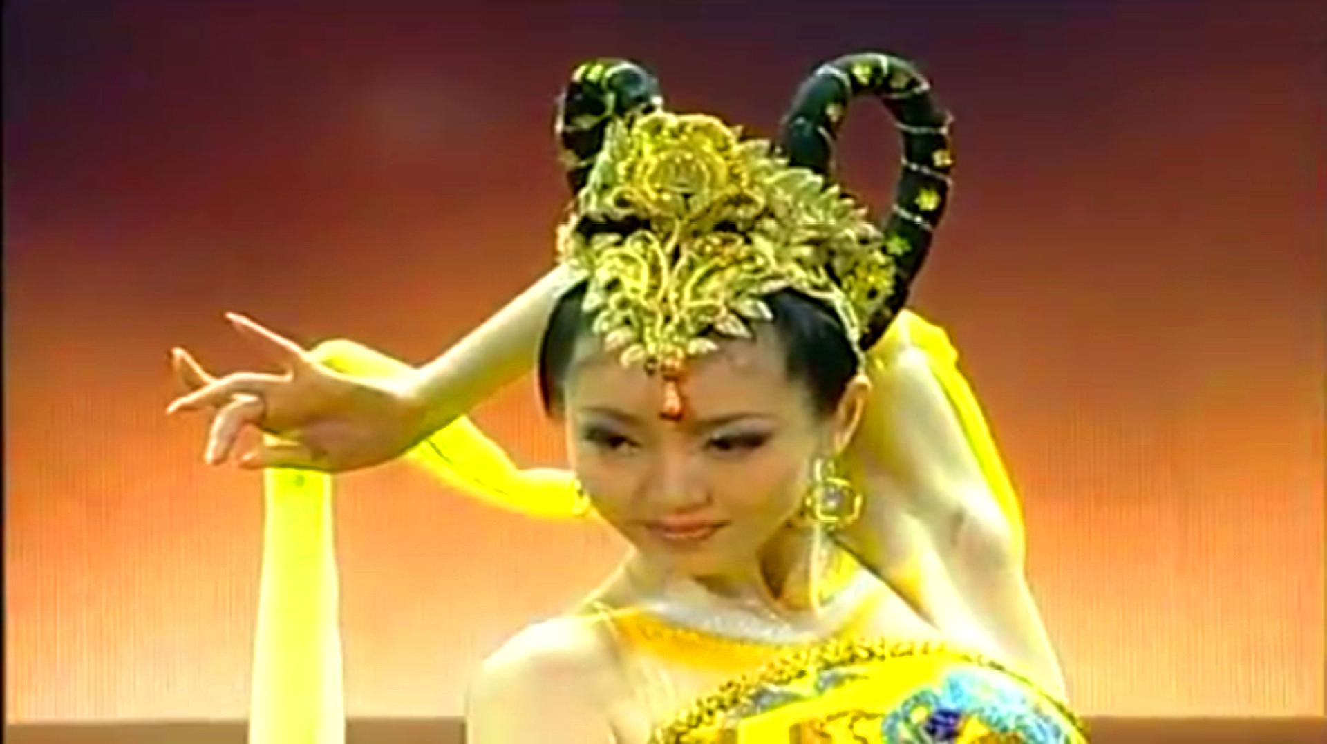 [图]中国古典舞演绎敦煌壁画《飞天》