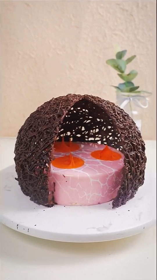 用气球做的巧克力配件,好看又简单!没有什么是王森学校的西点师想不到的!