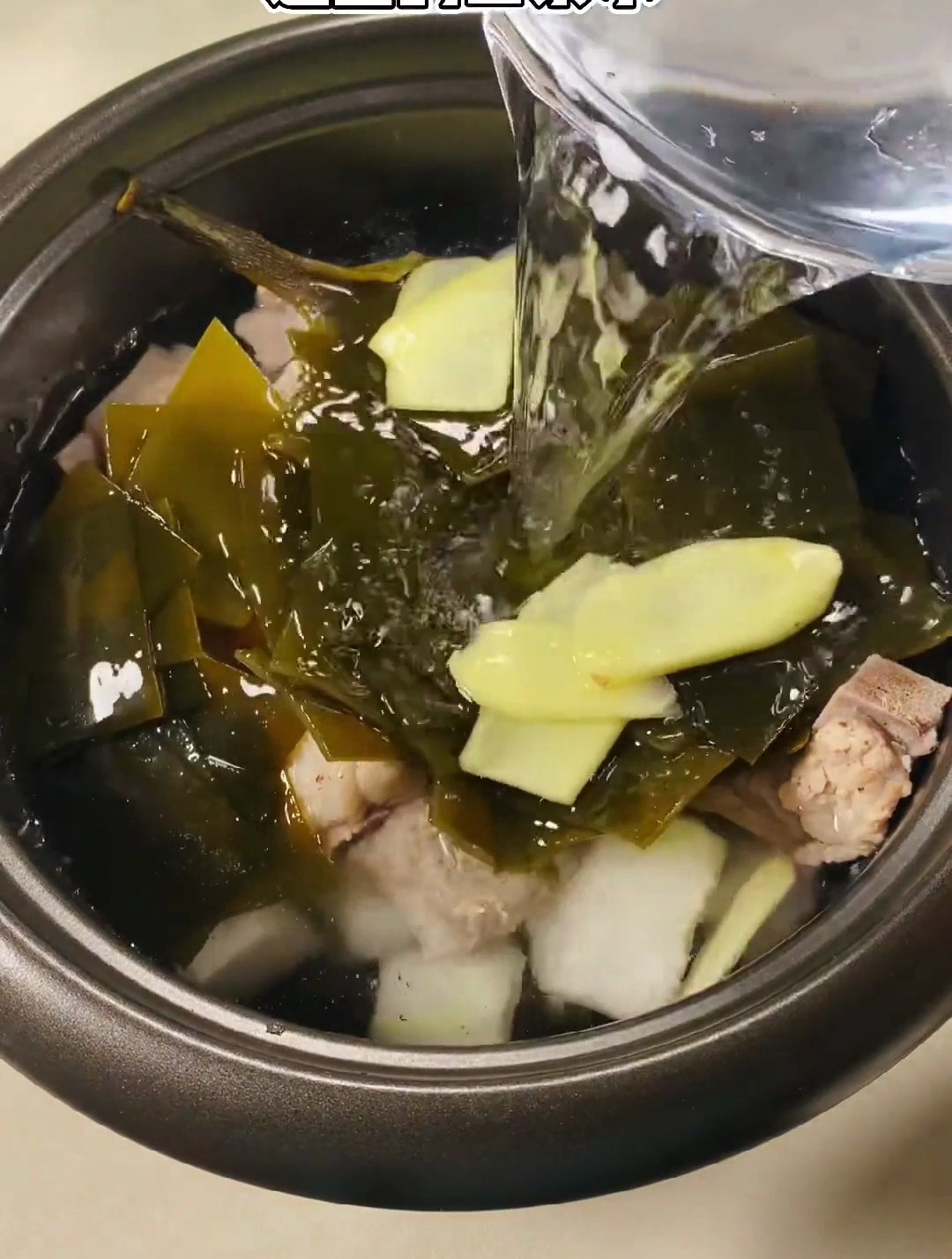 这么热的天,要做上这道冬瓜海带排骨汤,清热消暑。