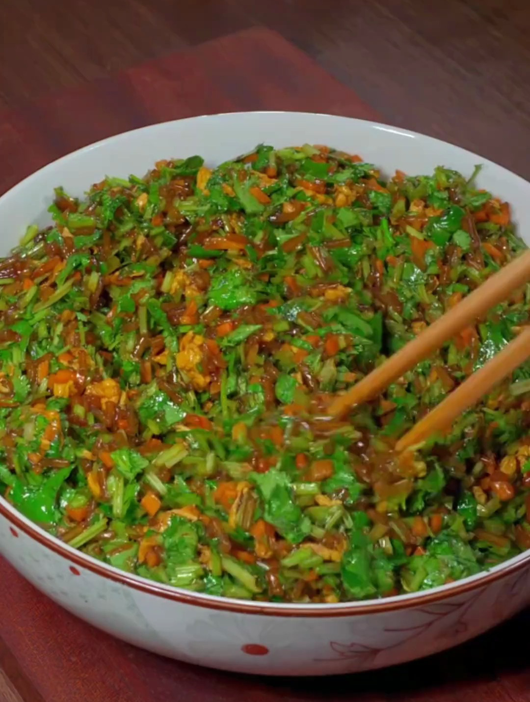 香菜鸡蛋粉条素饺子,你们吃过吗?你像我这样做,鲜香翠绿不出水