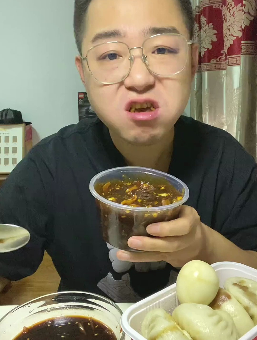 炒肝配上大牛肉包子,太香啦!炒肝 牛肉包子 亚洲醋王