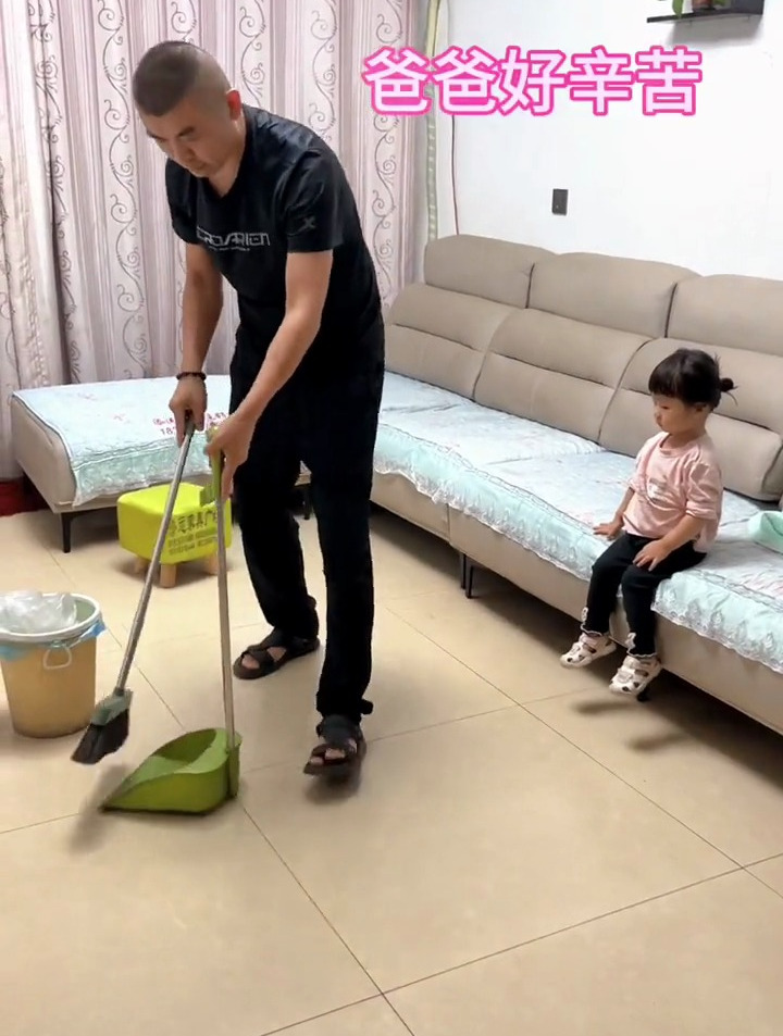 测试一下宝宝反应,没想到一岁十个月宝宝的做法惊艳到了我