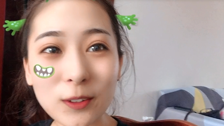 小可爱一天没吃饭,光吃葡萄了,这是咋回事,给自己做饭又做的啥