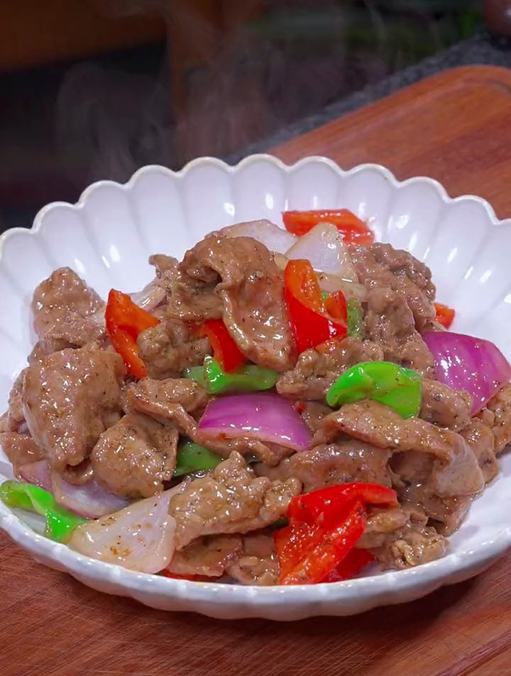 法式黑椒牛肉片的做法,肉质鲜嫩裹着黑胡椒的香味