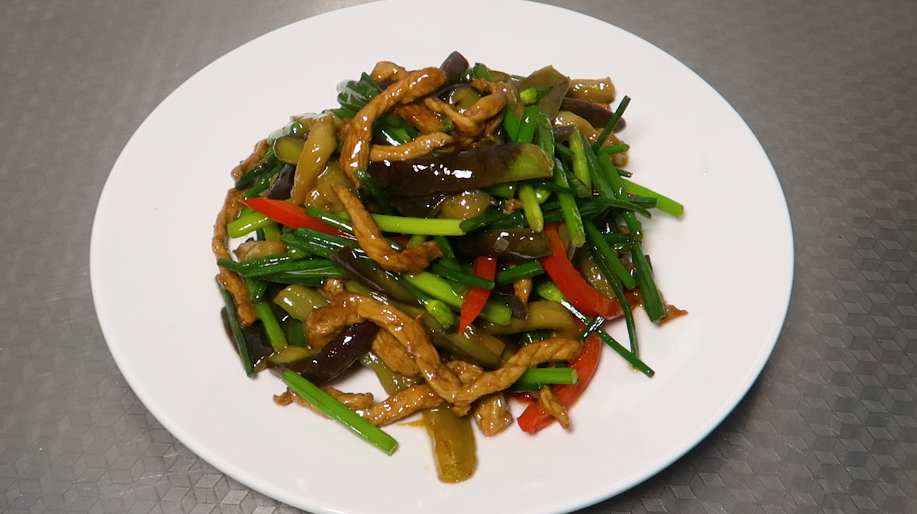 茄子不油炸加一把韭苔,开胃下饭天天吃也不腻,我家一周吃5次