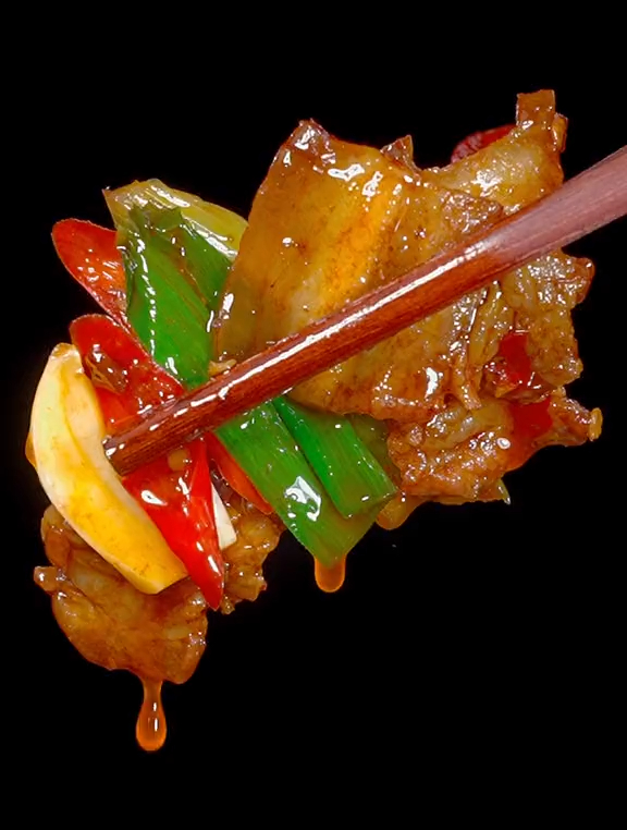 青蒜炒肉像我这样做,蒜香十足,五花肉肥而不腻,家常菜 下饭菜