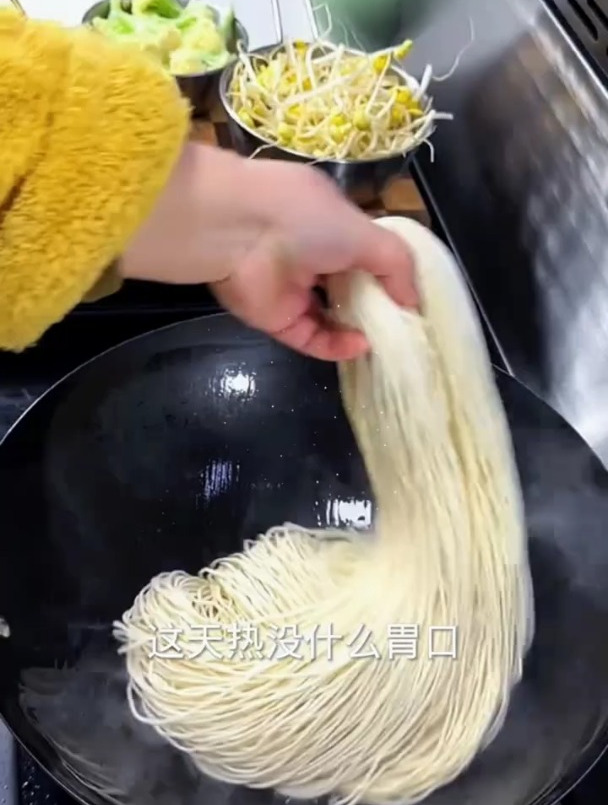 红烧肉面条的做法