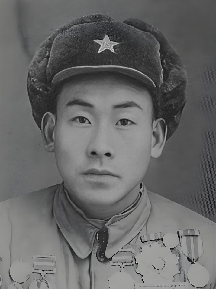 跨过鸭绿江:甘当人体螺丝钉,硬抗18节火车通过,向英雄致敬!